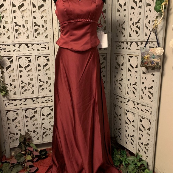 NEW! MORI LEE BURGUNDY RED TOP & SKIRT FORMAL PROM DRESS EVENING GOWN - Picture 3 of 15